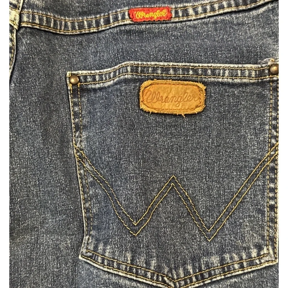 Vintage Wrangler Women's Jeans Size 28x33 Medium Wash Straight Leg USA - Picture 4 of 5